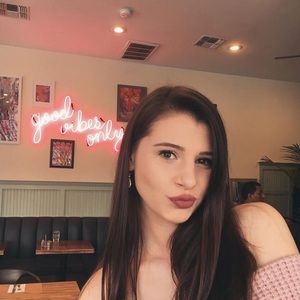 Meet your Posher, Nicole!